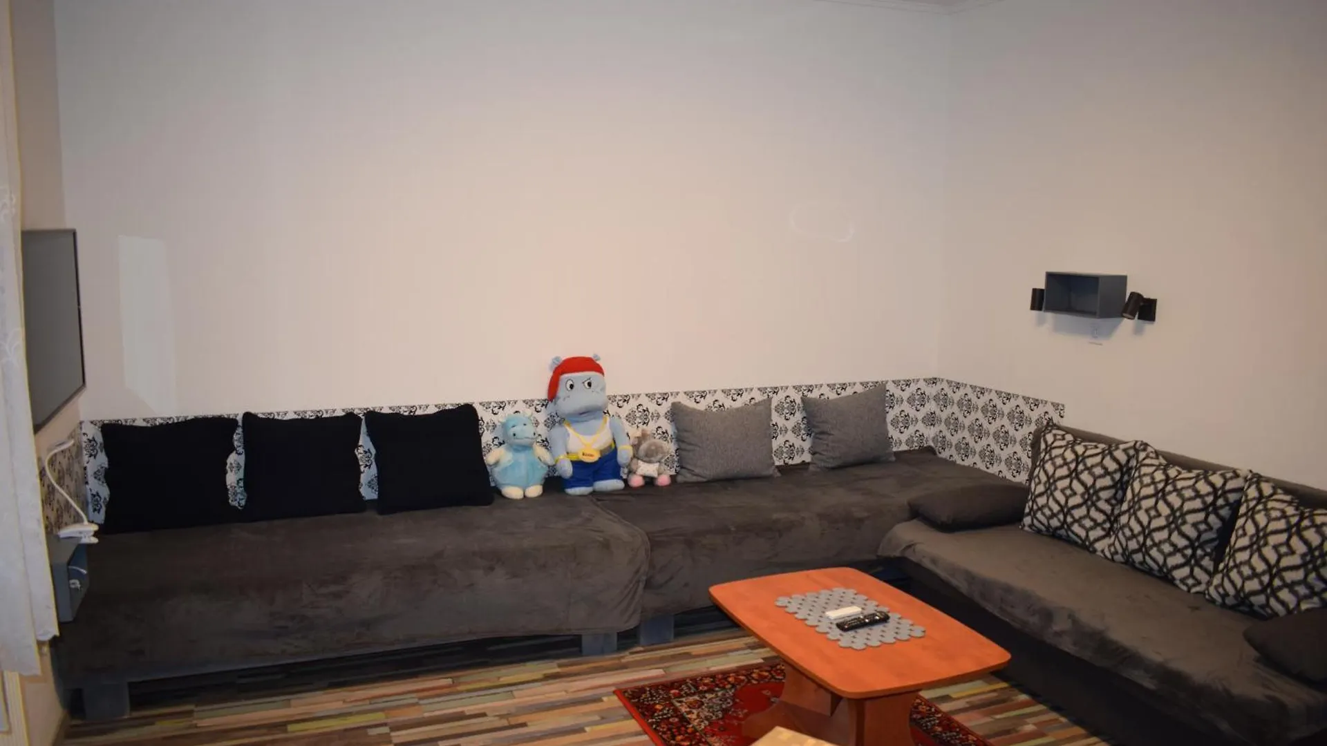 Spacious House In The Outskirts Of בודפשט דירה